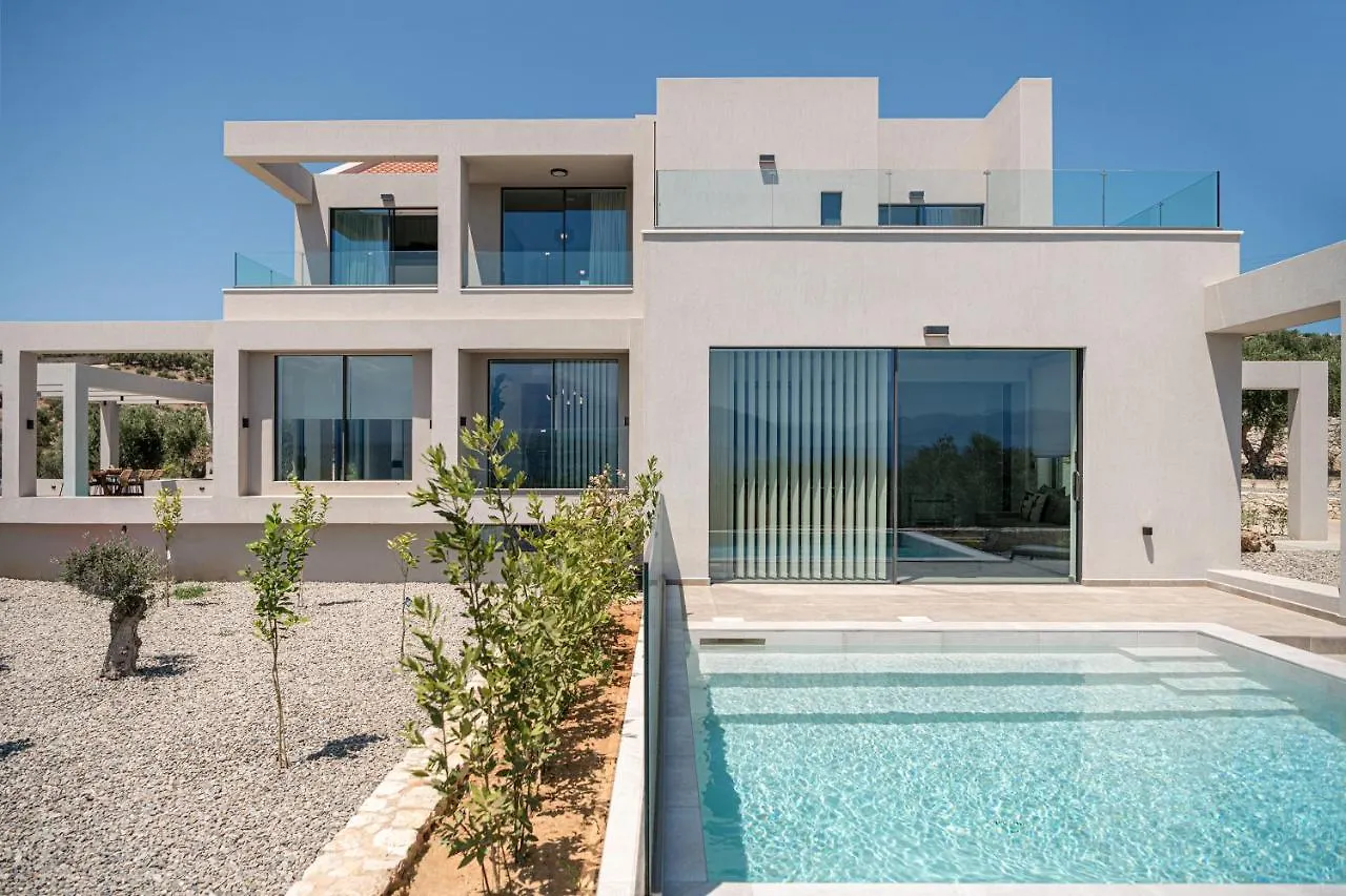Sunny Vacay Villa Sternai