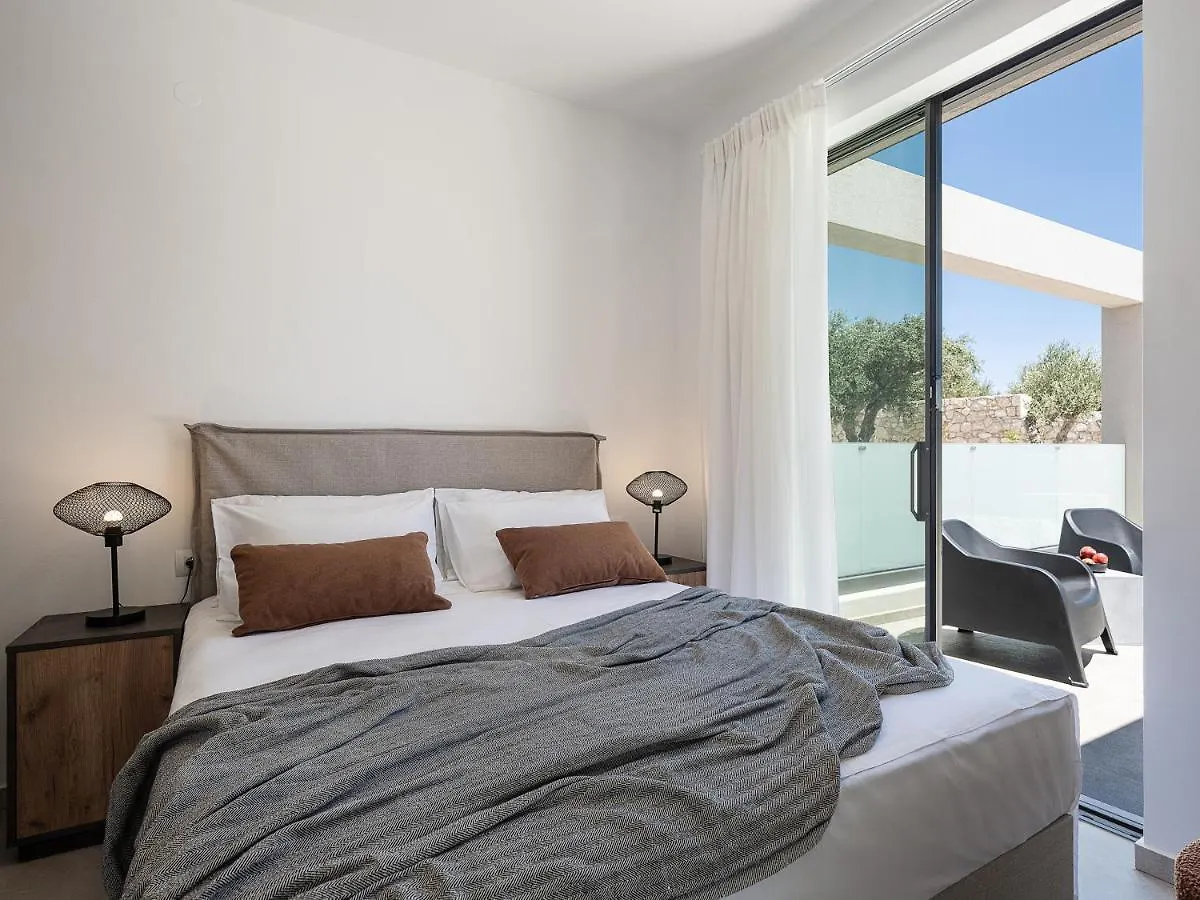 Sunny Vacay Villa Sternai