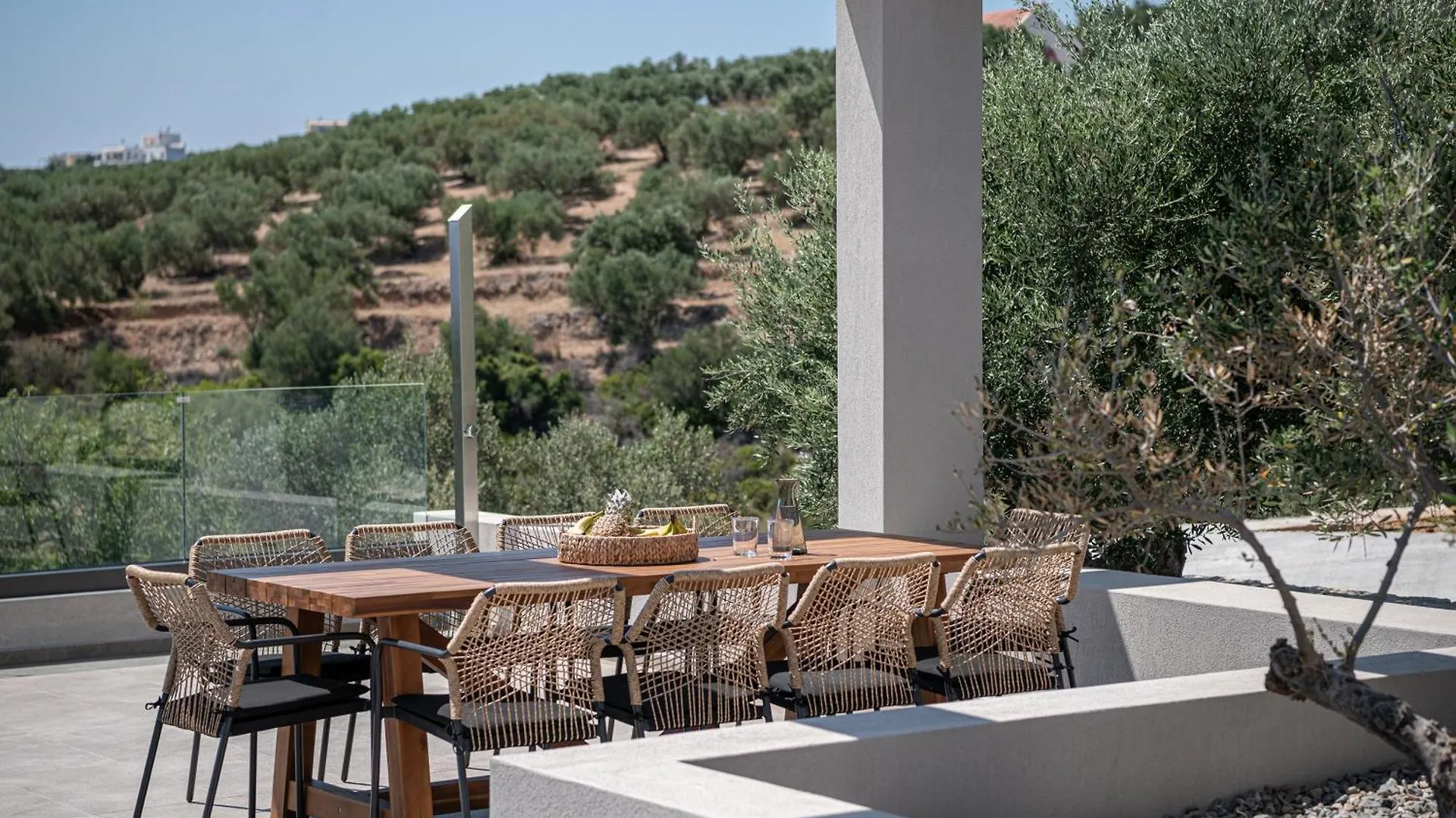 Sunny Vacay Villa Sternai