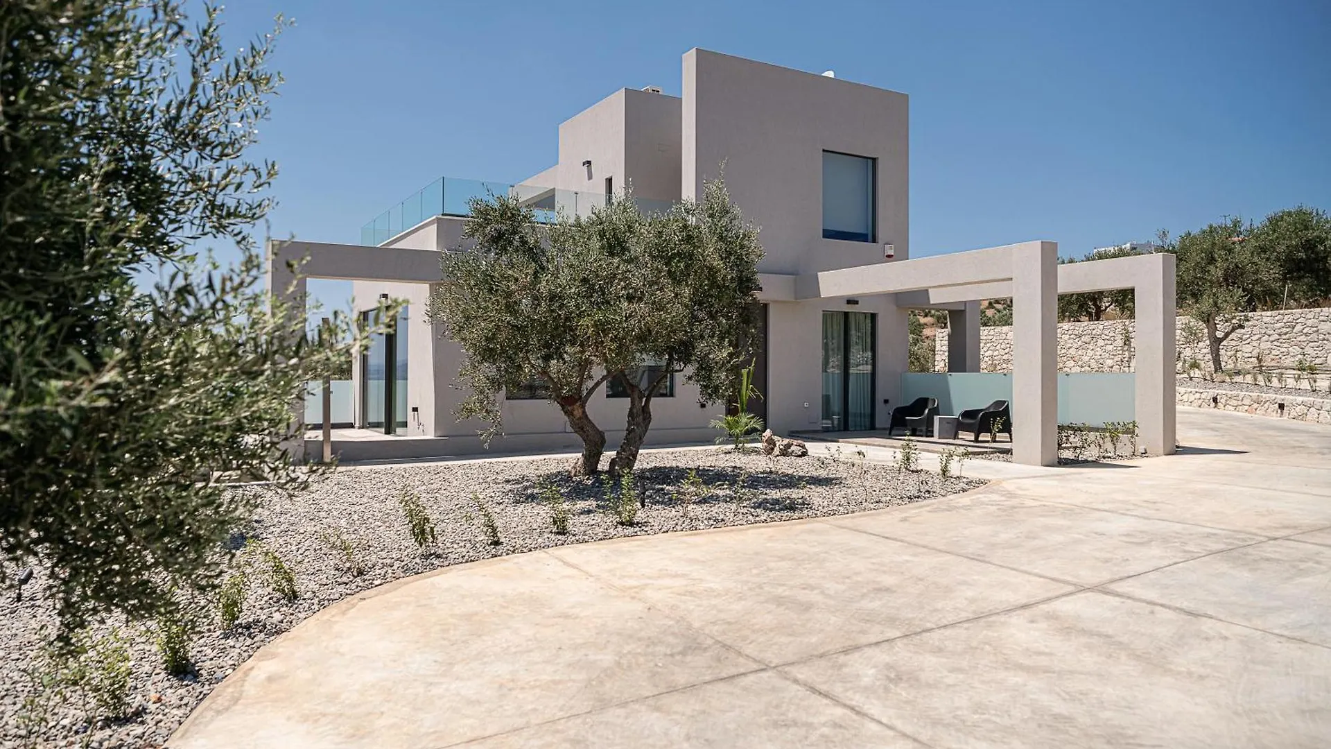 Sunny Vacay Villa Sternai