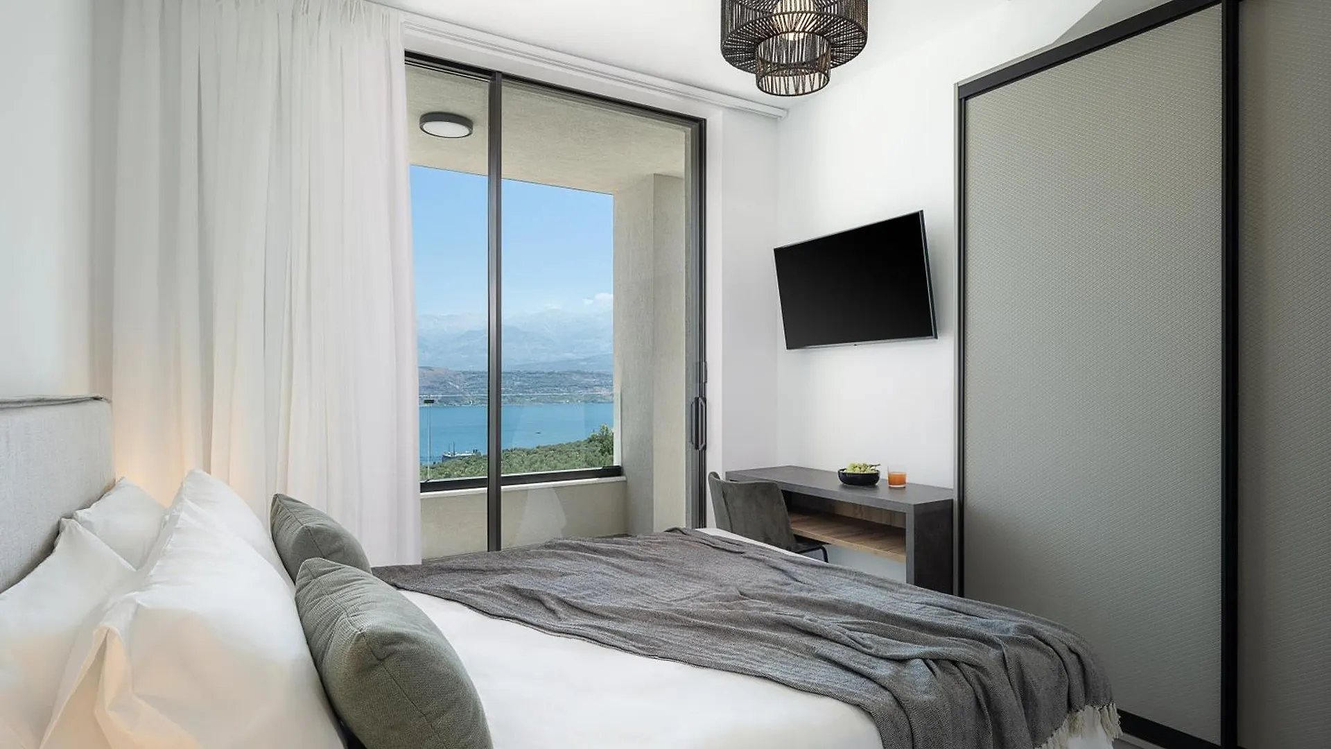 Sunny Vacay Villa Sternai