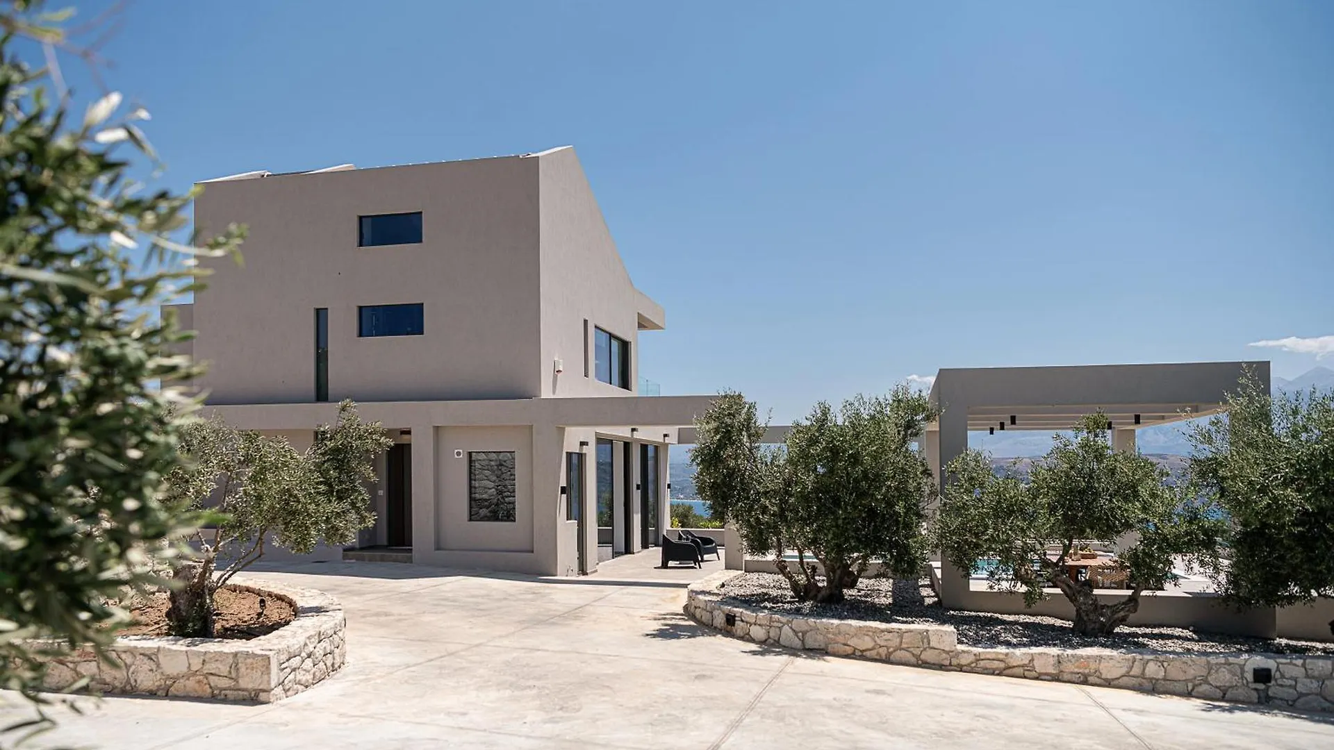 Sunny Vacay Villa Sternai