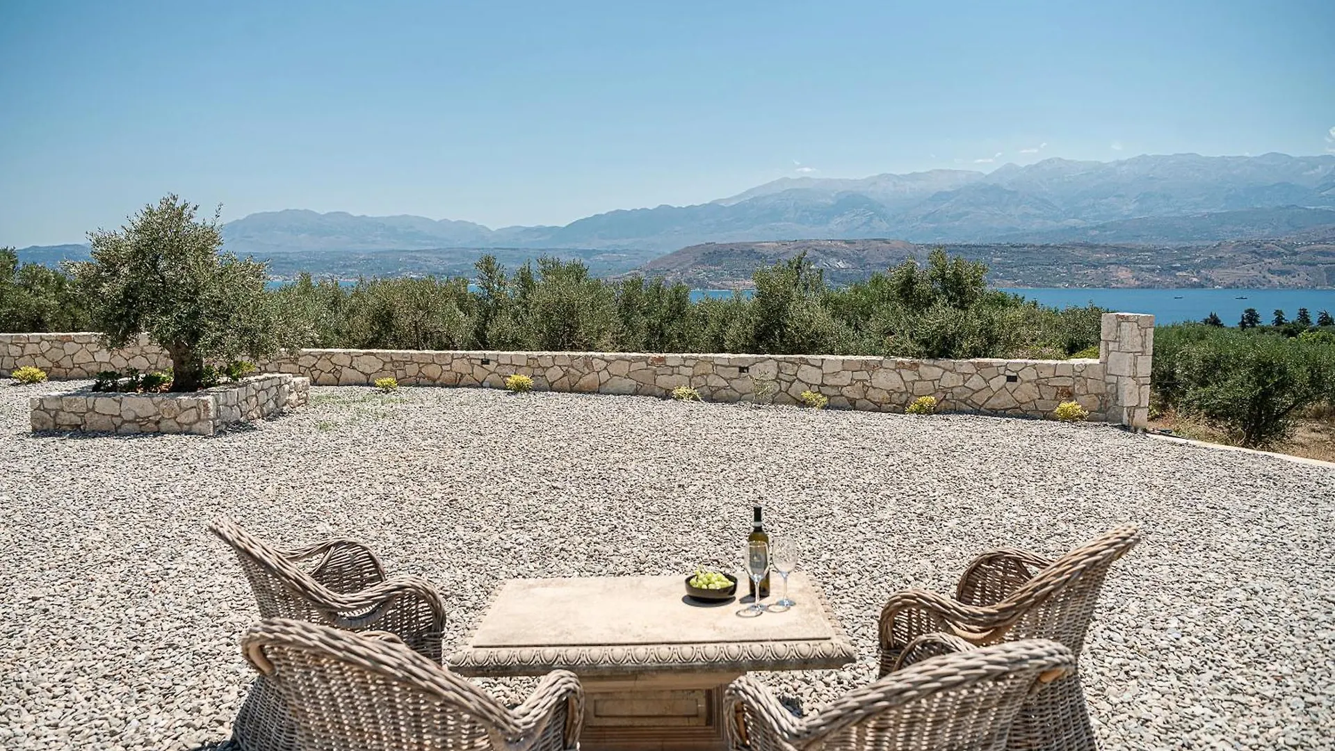 Sunny Vacay Villa Sternai